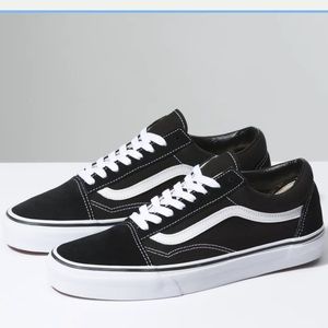 Vans “Old Skool” in black